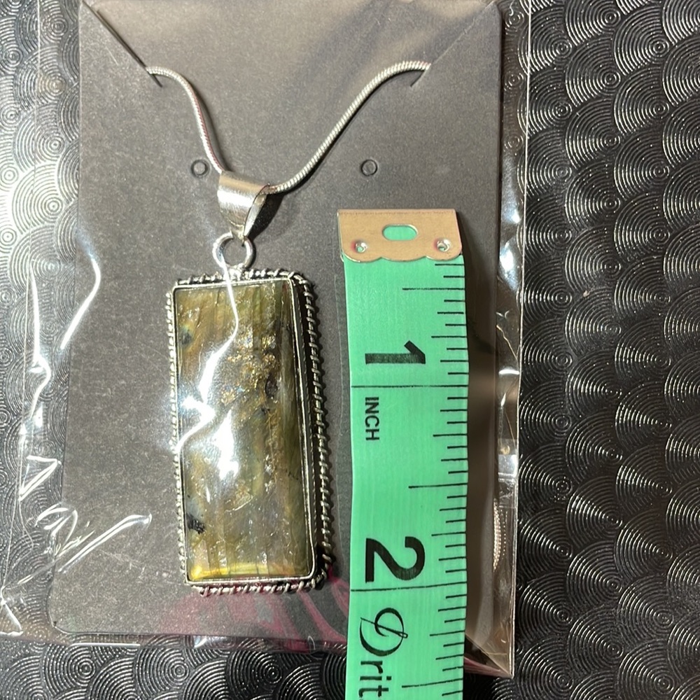Labradorite - Picture 3 of 3